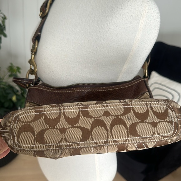 COACH Signature Crossbody Bag 10403 - Picture 3 of 9